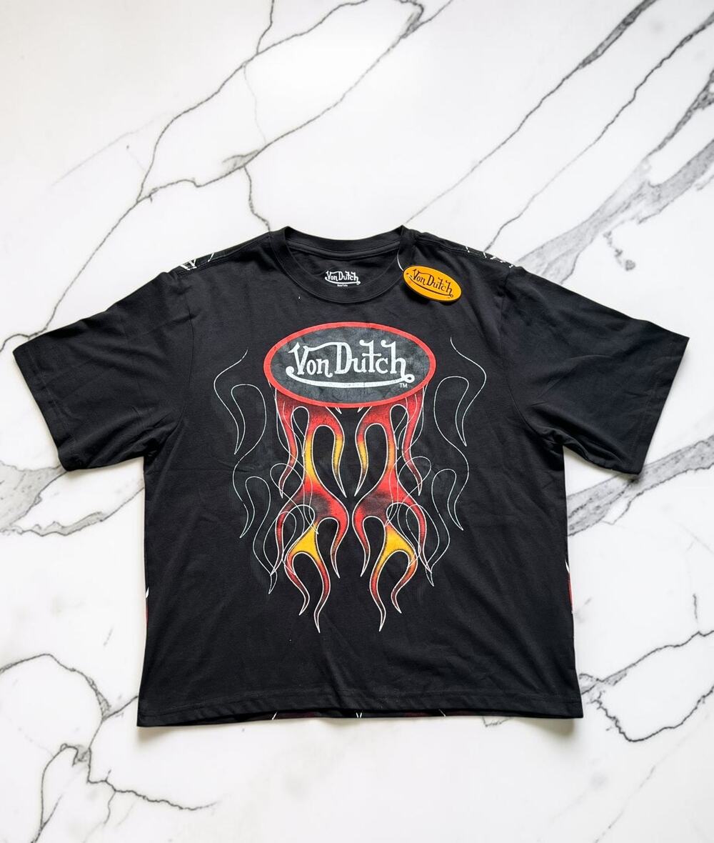 Von Dutch Men’s Black Flame Graphic T-Shirt Red Yellow All Over Print Size Mediu